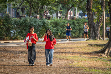 _79A3941-lumphini-park-people.jpg