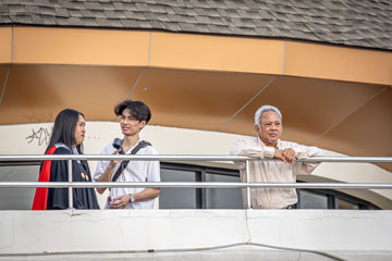 _79A4632-people-at-the-port.jpg