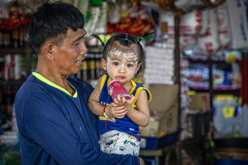 _79A5477-khlong-toei-man-and-kiddo.jpg