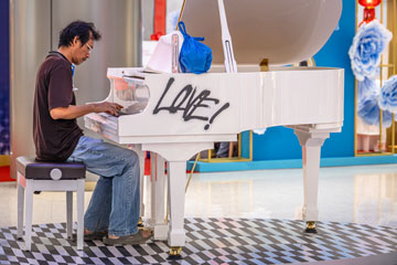 _79A5510-one-bangkok-love-pianist.jpg